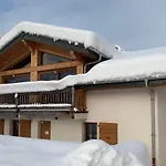 Mitoyen Le Rusticana Alpstuga Chamonix